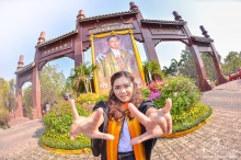 ภาพรับปริญญา มหาวิทยาลัยหัวเฉียวเฉลิมพระเกียรติ