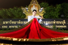 ภาพรับปริญญา มหาวิทยาลัยเทคโนโลยีพระจอมเกล้าธนบุรี